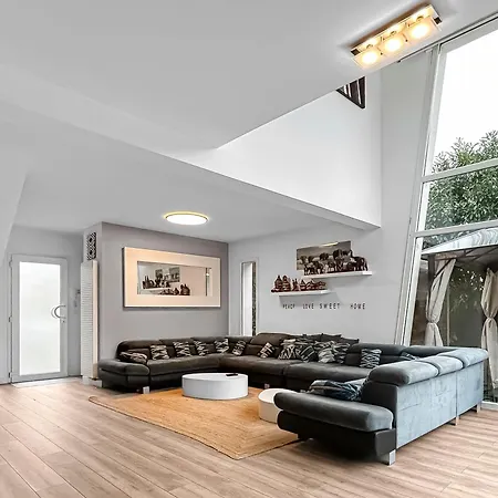 Apartment De Luxe A *
